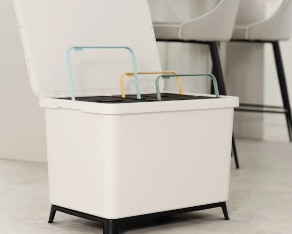 Duzy-kosz-na-smieci-z-pojemnikami-2x10L-i-1x23L-popiel-Systema-aranzacja