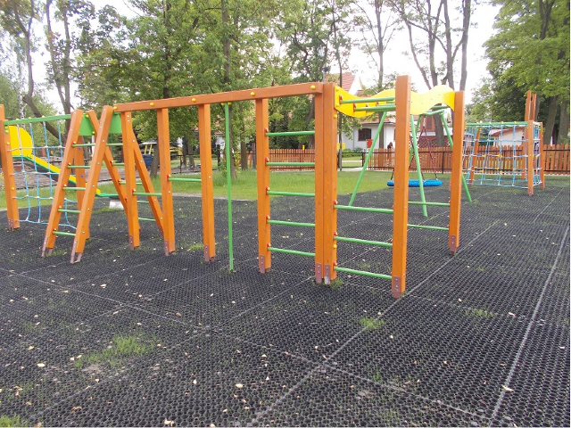 mata-przerostowa-na-place-zabaw-aranz