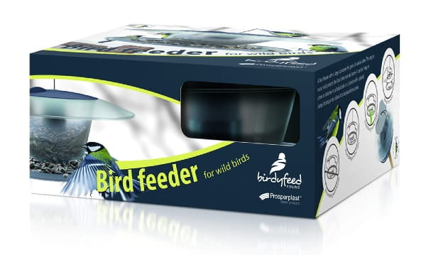 Karmnik jest wysyłany w wygodnym kartoniku