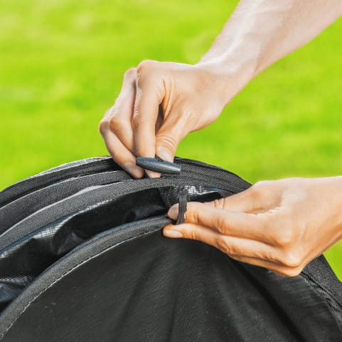 kosz_ogrodowy_zblizenie_zapięcie