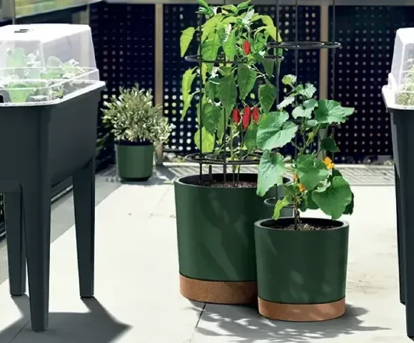 doniczka z podporka Home Garden aranzacja na balkonie