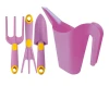 Zestaw 3 narzędzi ogrodowych dla dzieci Rampik + konewka fiolet RN3530KF.webp