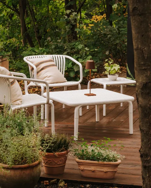 Fotel ogrodowy Brene aranzacja na tarasie