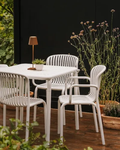 Stol do ogrodu bialy Brene