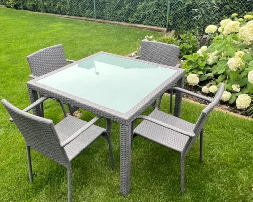 Zestaw-mebli-do-ogrodu-szary-Eccellente-aranzacja