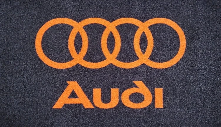 logomata reklamowa wejściowa Audi.jpg