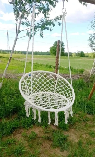 fotel-wiszacy-z-liny-plecionej-kremowy-nido-aranzacja