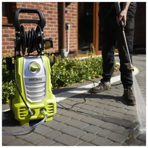 Myjka ciśnieniowa z pompą zasysającą 3000 W 280 bar Kraft Dele KD423 aranżacja