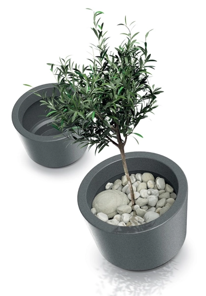 doniczka ciemna Splito z roślinką