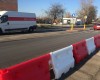 Separator drogowy czerwony Triango prezentacja przy jezdni
