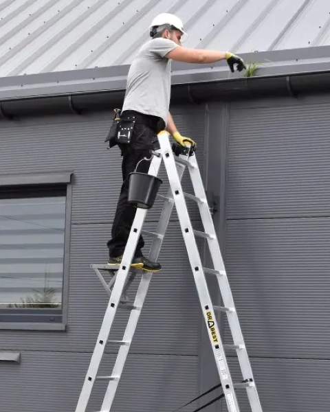 Drabina aluminiowa Drabest PRO 3 x 7 w czasie użycia