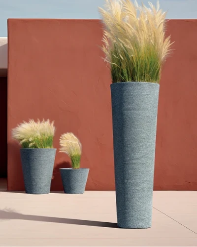 Donica wysoka Tubra Round Slim aranżacja z roślinami