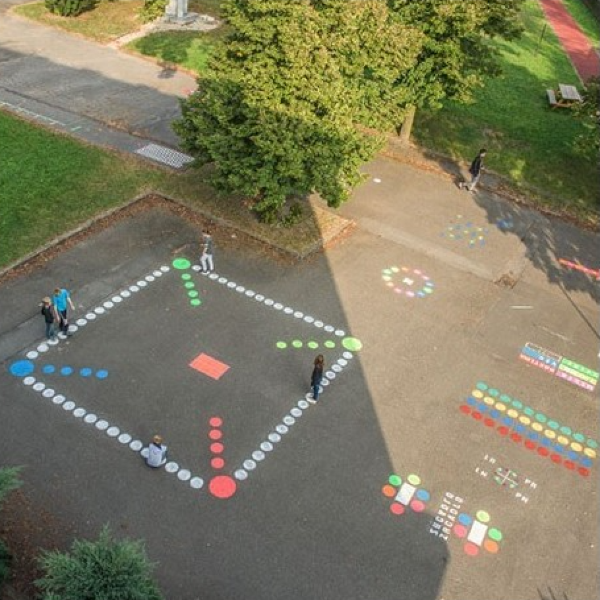 spray-do-malowania-linii-500-ml-bialy-soppec-tracing-aranzacja