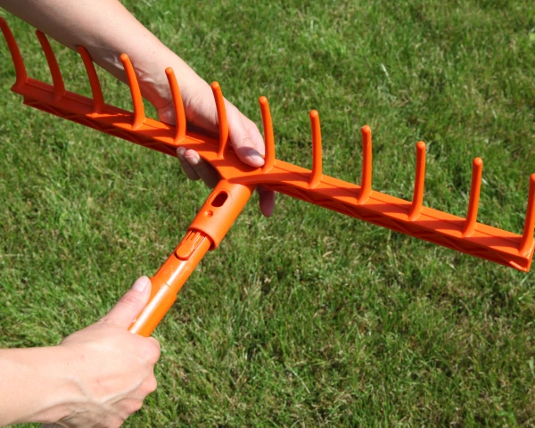 grabie do trawy 42 cm Klik  prezentacja łączenia z trzonkami KLIK