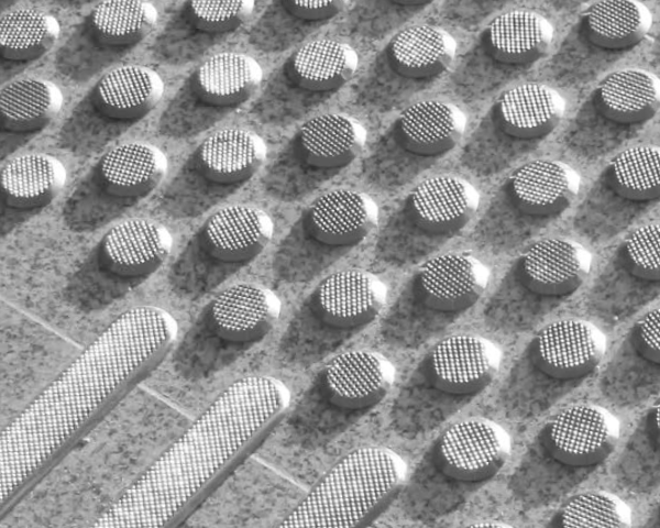 zdjecie-warning-studs-k1