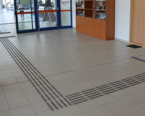 listwa-prowadzaca-pomieszczenie-aranzacja