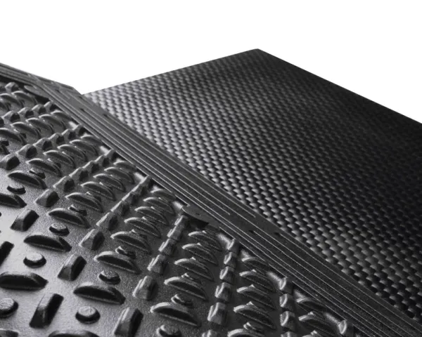 Mata legowiskowa dla krów DB 1.5 120x180 cm - powierzchnia spodnia i górna