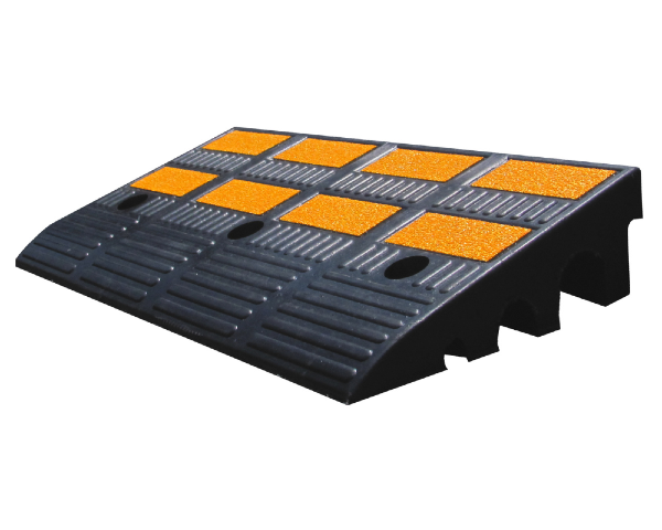 Rampa gumowa najazd samochodowy na krawężnik 60x30x10 cm