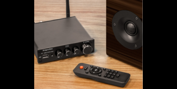 wzmacniacz  z pilotem