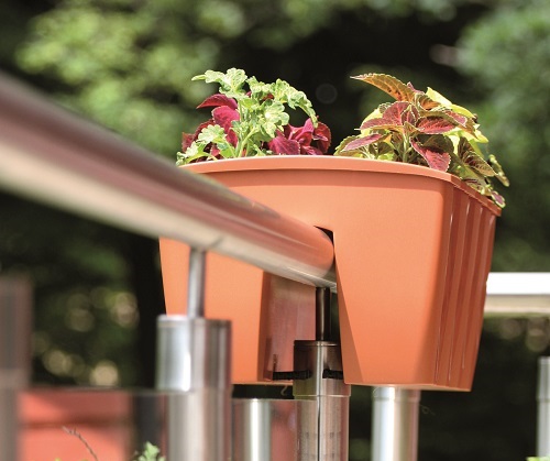 doniczki z wycięciem na balustradę